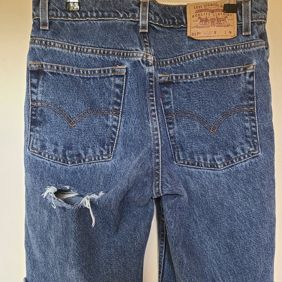 ☆Levi mid thigh distressed shorts☆ - Picture 8 of 16